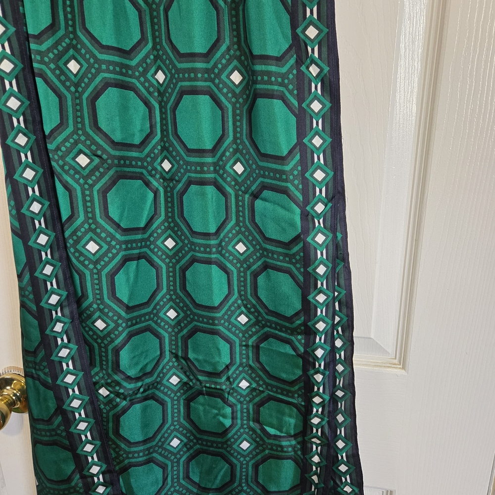 Green Geometric Patterned Scarf - image 2
